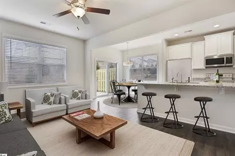 Living - 511 Belgrove Way, Easley, SC 29640 photo 2 of 4