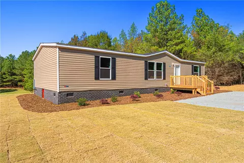 124 N Grant Rd, Seneca, SC 29678