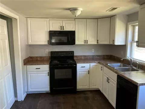 1115 E South 2nd St, Seneca, SC 29678 photo 3