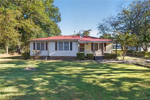 509 S Hampton St, Westminster, SC 29693