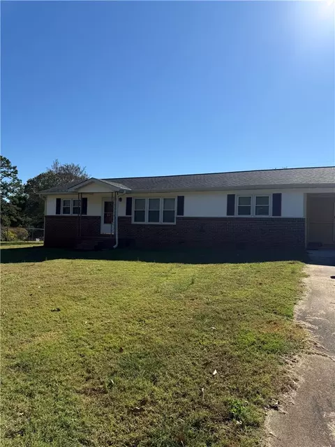 506 Cedarwood Ln, West Union, SC 29696