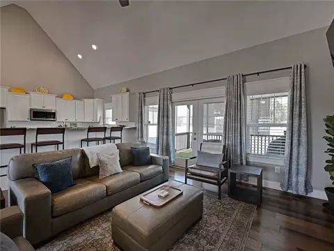 Living - 121 Rogers Rd, Pelzer, SC 29669 photo 3 of 3