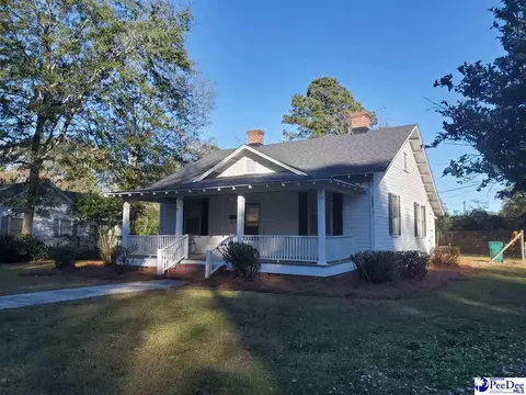 604 Third St, Cheraw, SC 29520 photo 1