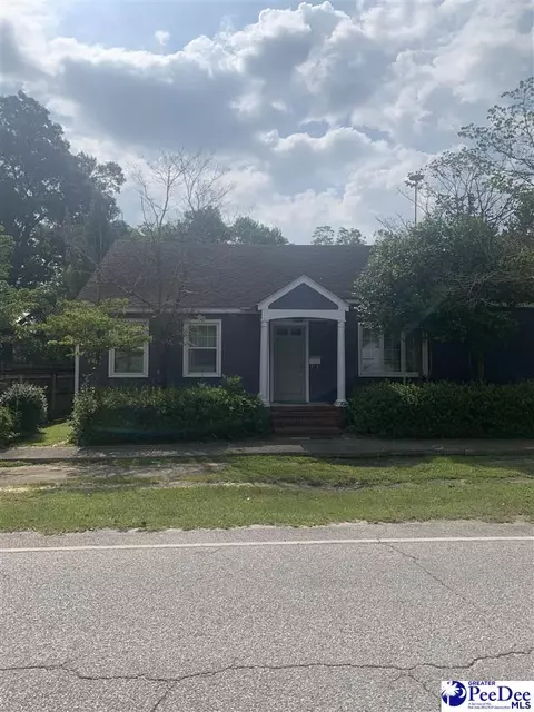 304 N 8th Ave, Dillon, SC 29536 photo 1