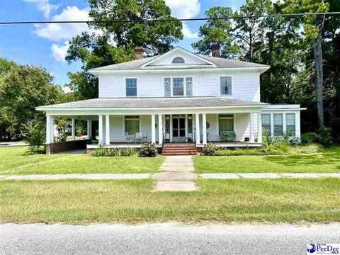 208 N 4th Ave, Dillon, SC 29536 photo 1