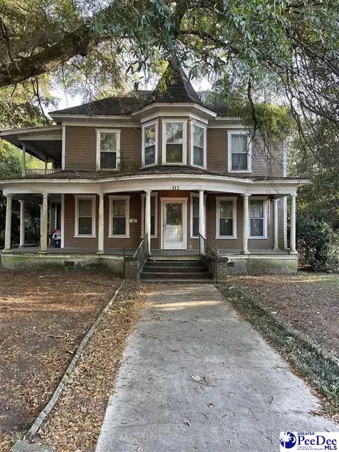 312 E Wine St, Mullins, SC 29574 photo 1