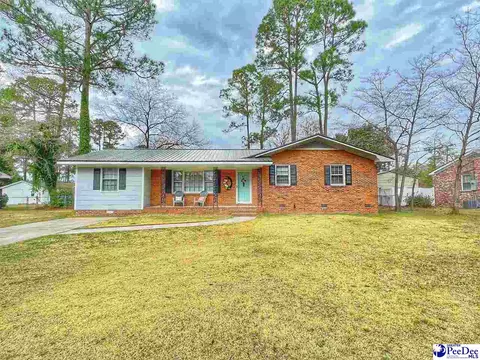 621 Mclean Dr, Dillon, SC 29536 photo 1