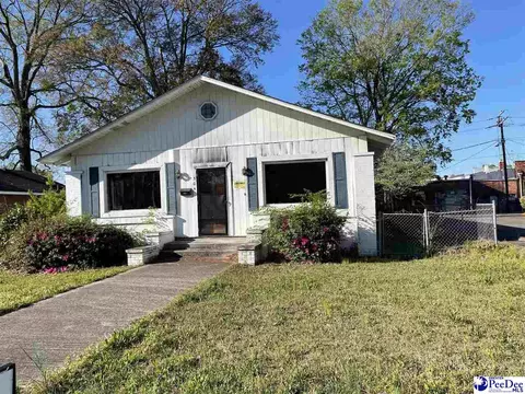 304 E Harrison St, Dillon, SC 29536 photo 1