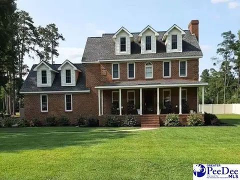 709 Laurel Ln, Dillon, SC 29536 photo 1