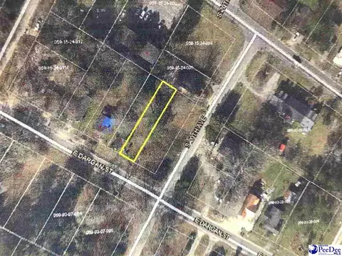 1011 E Dargan St, Dillon, SC 29536 photo 1