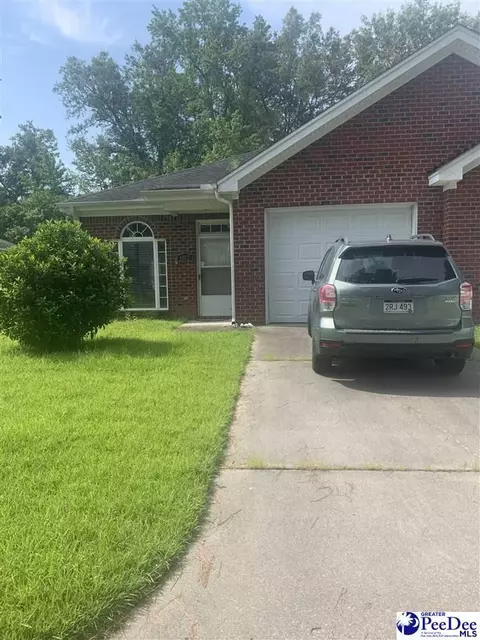 1012 Squires Point Ln, Dillon, SC 29536 photo 1