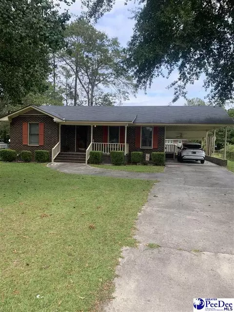 1221 E Cleveland St, Dillon, SC 29536 photo 1