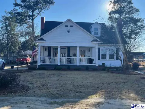 404 E Roosevelt St, Dillon, SC 29536 photo 1