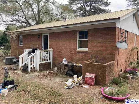 Exterior - 606 Curry St, Dillon, SC 29536 photo 2 of 3