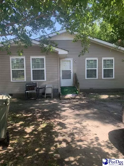 212 N 9th Ave, Dillon, SC 29536 photo 1