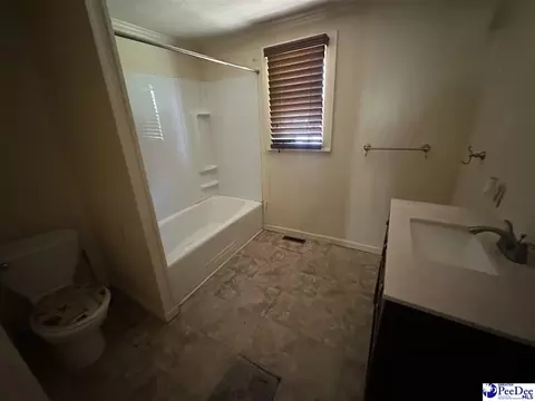 207 Heller St, Kingstree, SC 29556 photo 5