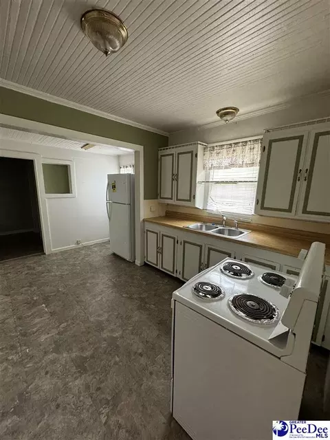 1109 E Calhoun St, Dillon, SC 29536 photo 7