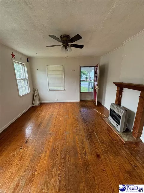1109 E Calhoun St, Dillon, SC 29536 photo 3
