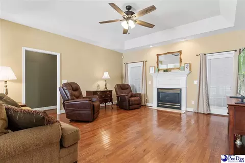 3218 W Hampton Pointe Dr, Florence, SC 29501 photo 4