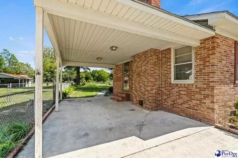105 Windsor Dr, Cheraw, SC 29520 photo 2