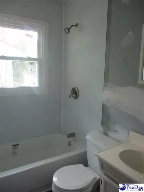 Bath - 720 E Charlotte Ave, Sumter, SC 29150 photo 1 of 2