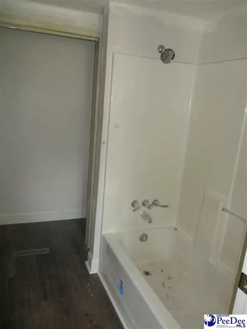 Bath - 720 E Charlotte Ave, Sumter, SC 29150 photo 2 of 2