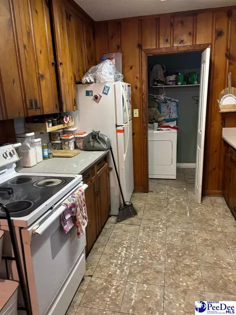 708 E Hampton St, Darlington, SC 29532 photo 4