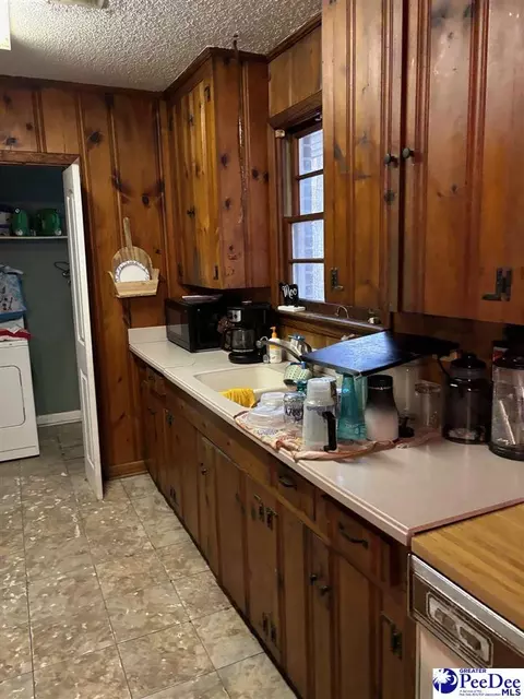 708 E Hampton St, Darlington, SC 29532 photo 5