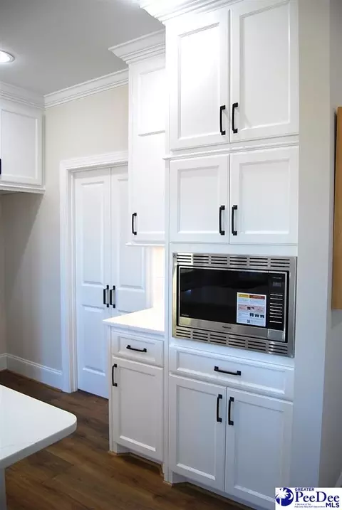 Kitchen - 5820 Clearbrook Rd, Effingham, SC 29541 photo 5 of 11