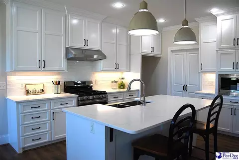 Kitchen - 5820 Clearbrook Rd, Effingham, SC 29541 photo 3 of 11