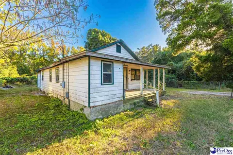 422 E 3rd Ave, Pamplico, SC 29583 photo 5