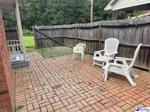 502 Dianne Dr, Cheraw, SC 29520 photo 2