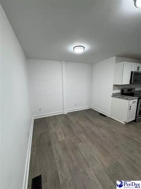 411 E Jefferson St, Dillon, SC 29536 photo 9