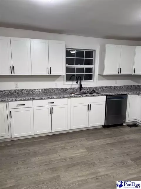 411 E Jefferson St, Dillon, SC 29536 photo 5