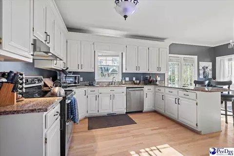 3202 W Hampton Pointe Dr, Florence, SC 29501 photo 9