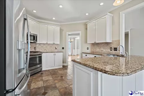 2805 Constitution Dr, Florence, SC 29501 photo 8