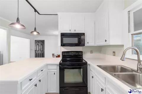 831 Smith Dr, Florence, SC 29501 photo 3