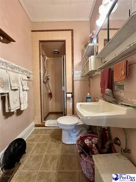 Bath - 408 E Jackson St, Dillon, SC 29536 photo 1 of 4