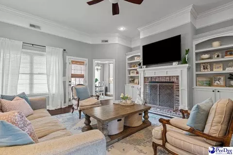 Living - 3625 Malabar St, Florence, SC 29501 photo 1 of 2