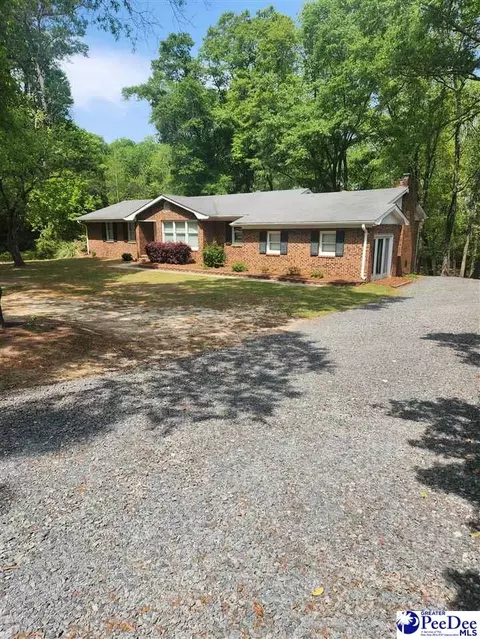 109 Bobwhite, Cheraw, SC 29520 photo 4