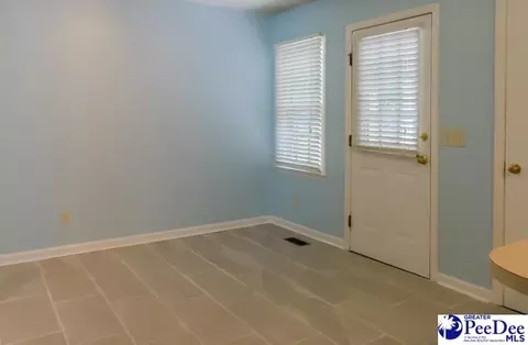 600 E Hampton St, Darlington, SC 29532 photo 8