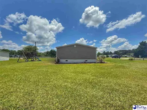 Exterior - 2252 Jake Dr, Dillon, SC 29536 photo 6 of 8
