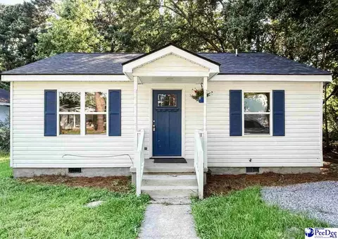 917 W Calhoun St, Dillon, SC 29536 photo 1