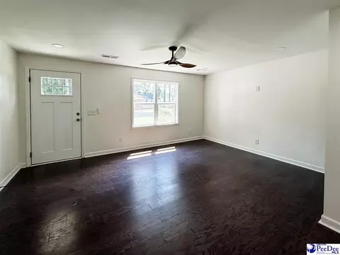 917 W Calhoun St, Dillon, SC 29536 photo 2