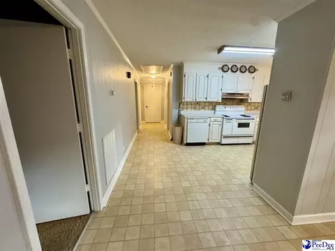 Entry Way - 109 Tec Rd, Cheraw, SC 29520 photo 1 of 2