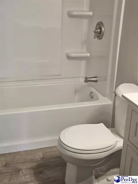 Bath - 314 E Country Club Dr, Dillon, SC 29536 photo 2 of 2