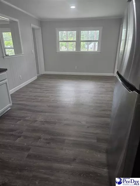 Dining - 314 E Country Club Dr, Dillon, SC 29536 photo 1 of 1