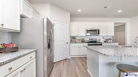 552 Bluff View Ln, Florence, SC 29505 photo 5
