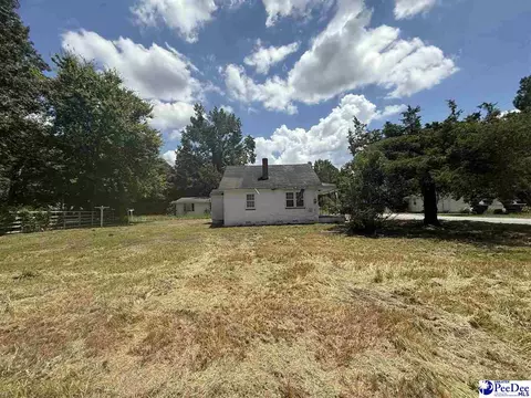 306 Cypress St, Dillon, SC 29536 photo 4