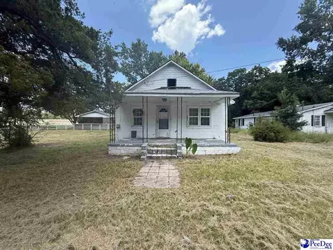 306 Cypress St, Dillon, SC 29536 photo 1